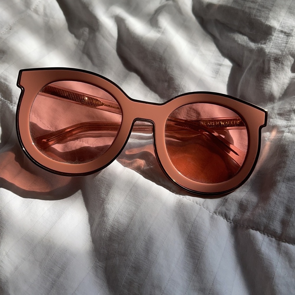 PINK KAREN WALK SPACESHIP GLASSES